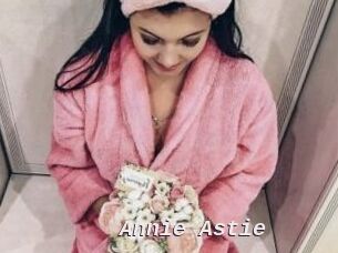 Annie_Astie