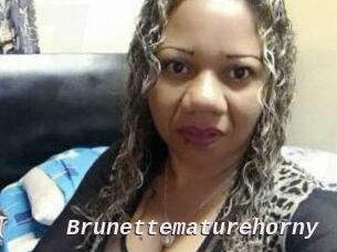 Brunettematurehorny