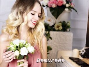 Demureee