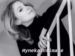 HynekaIntimate