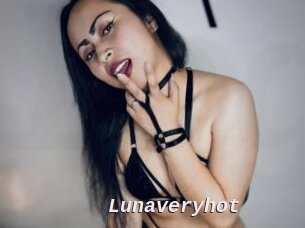 Lunaveryhot