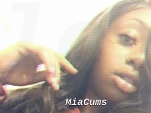 MiaCums