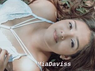 MiaDaviss
