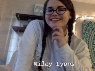 Miley_Lyons