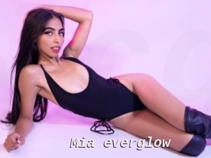 Mia_everglow