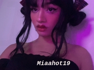Miaahot19