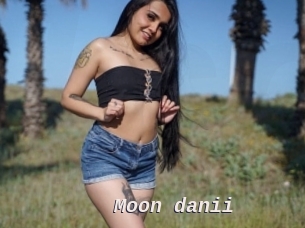 Moon_danii