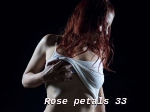 Rose_petals_33
