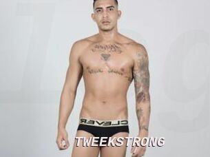 TWEEKSTRONG