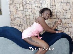 Tyra_kruz